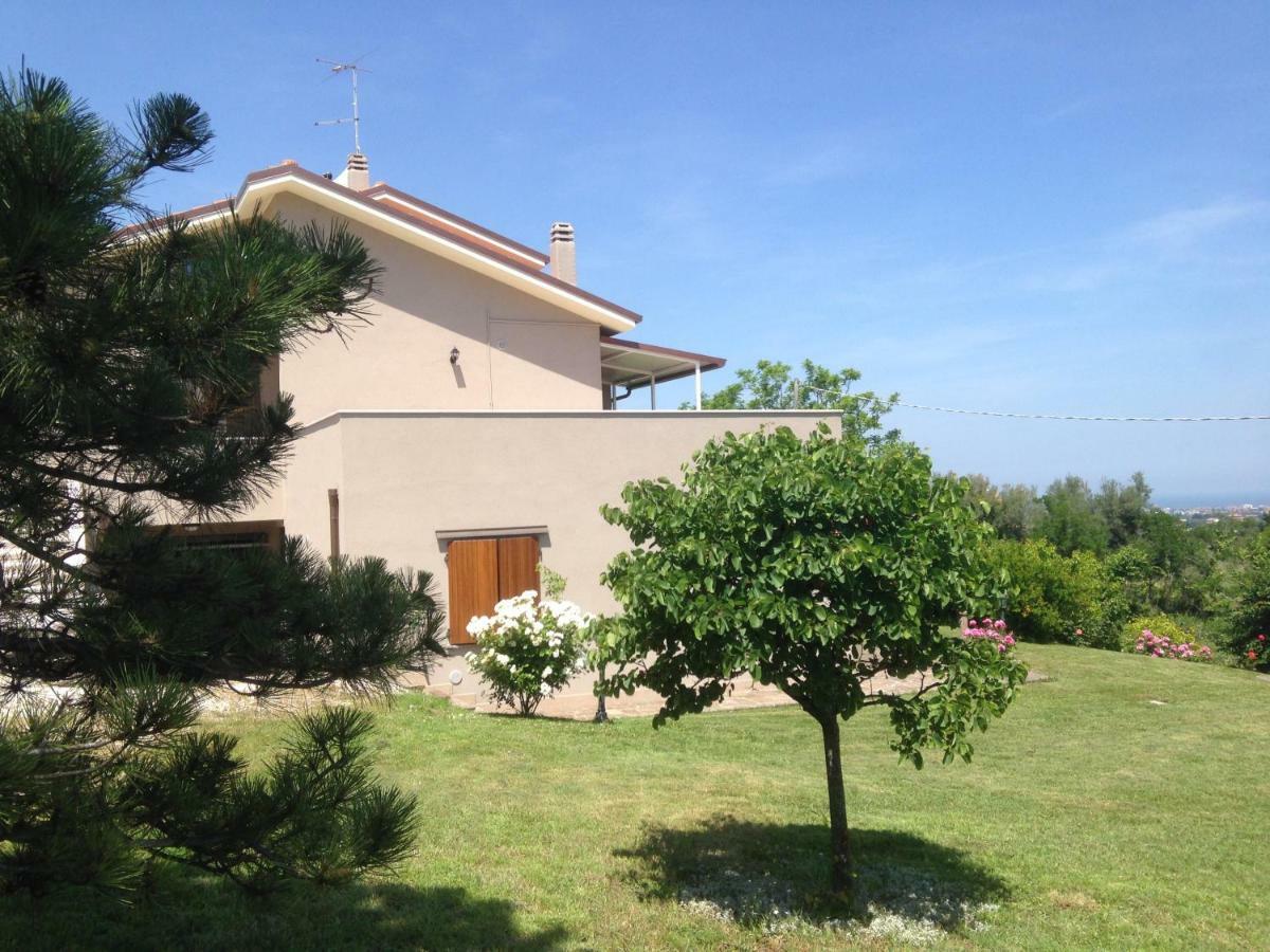 Villetta Le Rose Tavullia Exterior foto